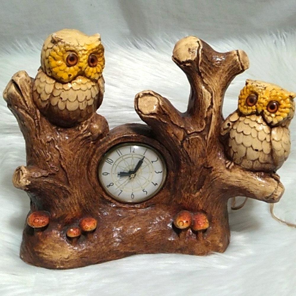 Antique Beautiful Owl Clock Works Great See Video & Pictures Chalkware